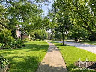 Fieldstone subdivision in Burr Ridge, IL