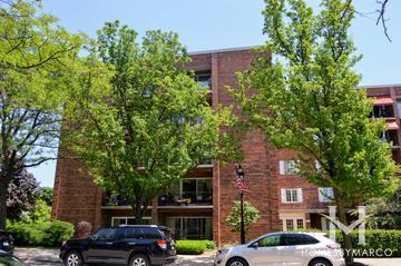 Churchill Condos subdivision in Glen Ellyn, IL