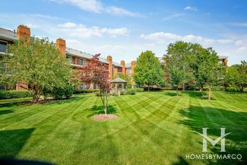 Hunt Club Condos subdivision in St. Charles, IL