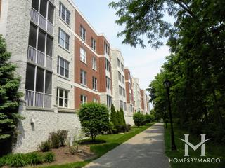 Quarry Stone Pond building in Batavia, IL
