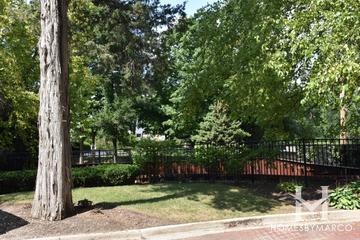 Prairie View subdivision in Libertyville, IL