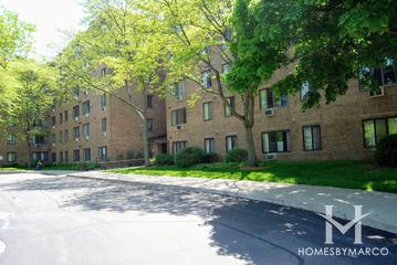 Huntington Commons subdivision in Mount Prospect, IL