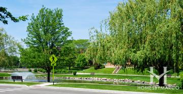 Huntington Commons subdivision in Mount Prospect, IL