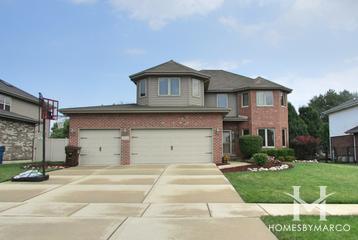 White Oak Estates subdivision in Frankfort, IL