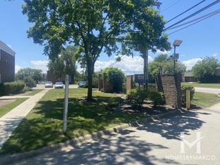 Regency building in Glenview, IL