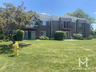 Regency building in Glenview, IL