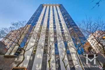 Ritchie Tower building in the Gold Coast neighborhood of Chicago, IL