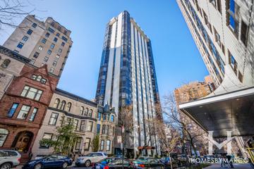 Ritchie Tower building in the Gold Coast neighborhood of Chicago, IL