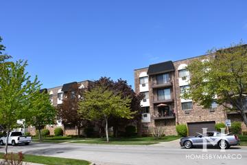 Carriage Walk building in Des Plaines, IL