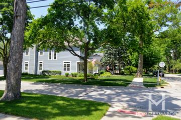 Glen Oaks subdivision in Glen Ellyn, IL