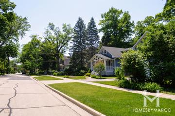 Glen Oaks subdivision in Glen Ellyn, IL