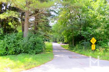 Skycrest Estates subdivision in Long Grove, IL