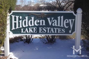 Hidden Valley Estates subdivision in Naperville, IL