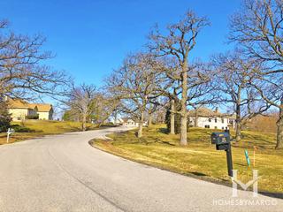 Stilling Woods Estates subdivision in McHenry, IL