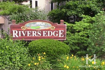 Photos of Rivers Edge subdivision in Naperville, IL