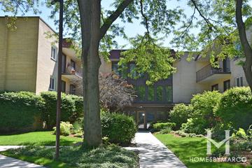 Devonshire Terrace building in Skokie, IL