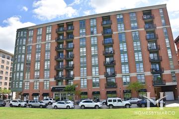 Metropolis building in Arlington Heights, IL