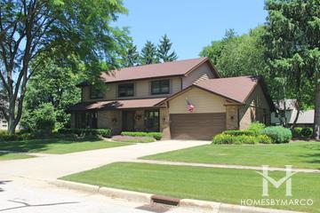 Butler Lake subdivision in Libertyville, IL