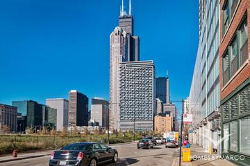 235 Van Buren Condos building in the Loop neighborhood of Chicago, IL