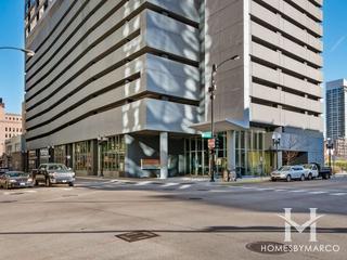 235 Van Buren Condos building in the Loop neighborhood of Chicago, IL