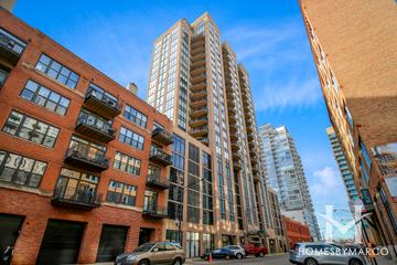 Erie Center Tower Condos building in the River North neighborhood of Chicago, IL