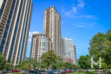 Lincoln Park 2520 building in the Lincoln Park neighborhood of Chicago, IL