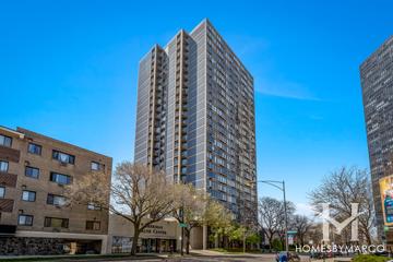 The Metropolitan building in the Edgewater neighborhood of Chicago, IL