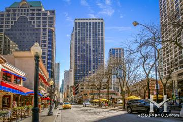 2 East Oak building in the Rush & Division neighborhood of Chicago, IL
