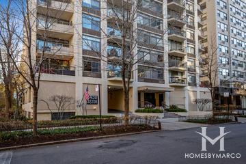 Astor Terrace building in the Gold Coast neighborhood of Chicago, IL