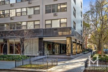 State Parkway building in the Gold Coast neighborhood of Chicago, IL