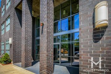 1122 W. Catalpa building in the Edgewater neighborhood of Chicago, IL