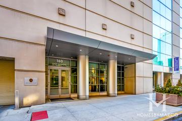 Avenue East building in the West Town neighborhood of Chicago, IL