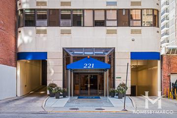 Walton Place building in the Streeterville neighborhood of Chicago, IL