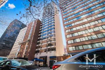 Walton Place building in the Streeterville neighborhood of Chicago, IL