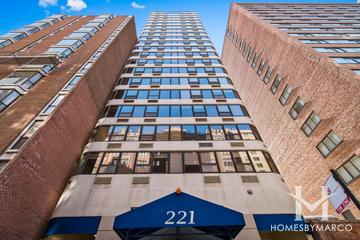 Walton Place building in the Streeterville neighborhood of Chicago, IL