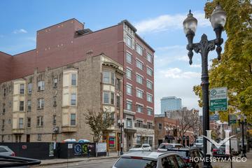 1429 N. Wells building in the Old Town neighborhood of Chicago, IL