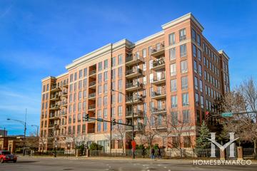 343 W. Old Town building in the Old Town neighborhood of Chicago, IL