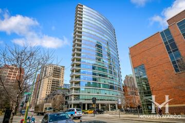 30 W. Oak building in the Rush & Division neighborhood of Chicago, IL