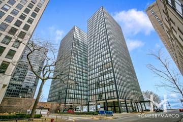 860-880 N Lake Shore building in the Streeterville neighborhood of Chicago, IL