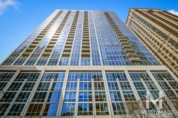 Walton on the Park building in the Rush & Division neighborhood of Chicago, IL