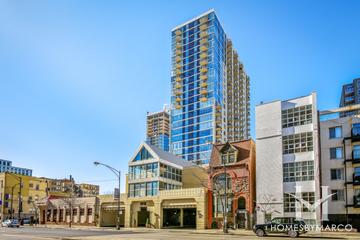 LaSalle Private Residences building in the Old Town neighborhood of Chicago, IL