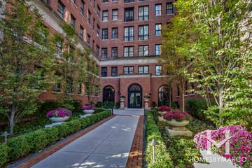 Marlborough building in the Lincoln Park neighborhood of Chicago, IL