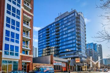 Michaels Terrace building in the Old Town neighborhood of Chicago, IL