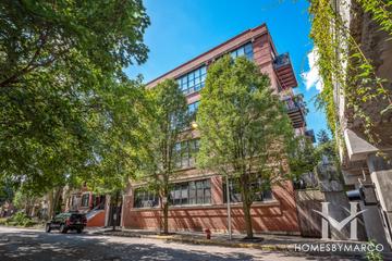Signature Lofts building in the Wicker Park neighborhood of Chicago, IL