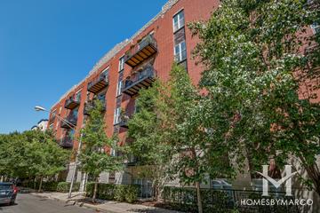 Bucktown View building in the Bucktown neighborhood of Chicago, IL