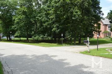 White Oaks Estates subdivision in Barrington, IL