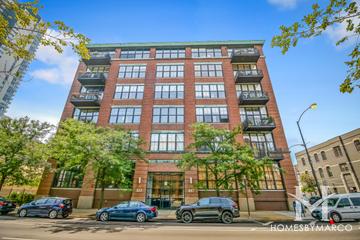 817 W. Washington building in the West Loop neighborhood of Chicago, IL