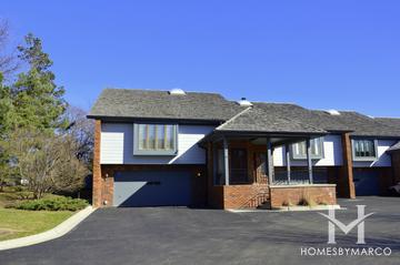 Red Top Villas building in Libertyville, IL