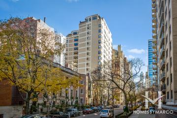 1335 N. Astor building in the Gold Coast neighborhood of Chicago, IL