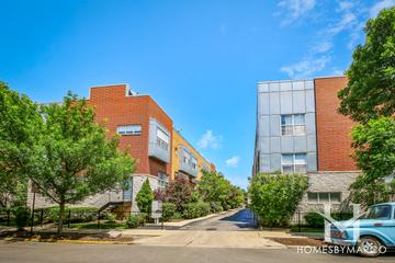 1811 N. Rockwell building in the Logan Square neighborhood of Chicago, IL